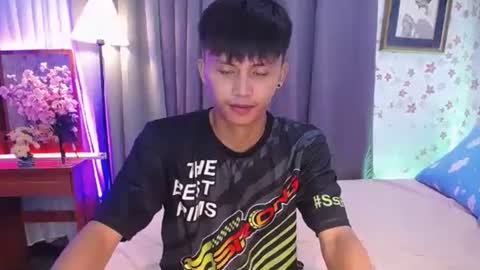 Snapshot of asiansmokeyxx chatting on February 12, 2025, 12:44 pm prince online show from February 12, 2025, 12:44 pm