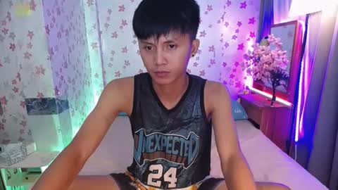 Snapshot of asiansmokeyxx chatting on February 22, 2025, 6:52 pm prince online show from February 22, 2025, 6:52 pm