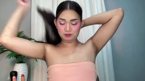 Snapshot of asiansweet_lily chatting on July 6, 2026, 11:51 pm Lily online show from July 6, 2026, 11:51 pm