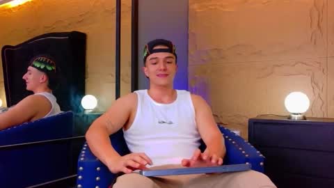Snapshot of aslanfox_ chatting on May 2, 2026, 4:06 am Aslan online show from May 2, 2026, 4:06 am
