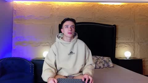 Snapshot of aslanfox_ chatting on May 8, 2026, 3:12 am Aslan online show from May 8, 2026, 3:12 am