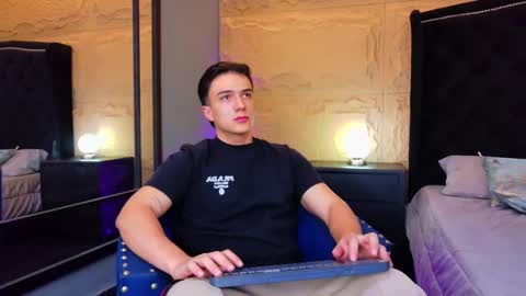 Snapshot of aslanfox_ chatting on May 11, 2026, 12:38 am Aslan online show from May 11, 2026, 12:38 am