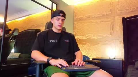 Snapshot of aslanfox_ chatting on May 24, 2026, 3:55 am Aslan online show from May 24, 2026, 3:55 am