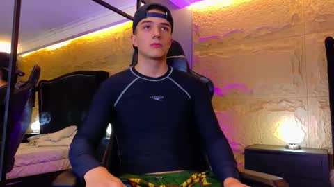 Snapshot of aslanfox_ chatting on May 30, 2026, 11:35 pm Aslan online show from May 30, 2026, 11:35 pm