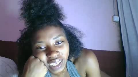 asmiraa online show from December 2, 2025, 4:40 am