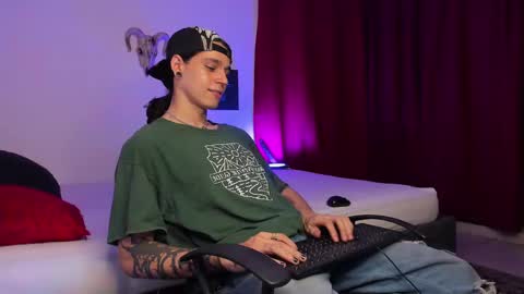 Snapshot of asmodeuszz chatting on February 14, 2025, 6:45 am asmodeuszz online show from February 14, 2025, 6:45 am