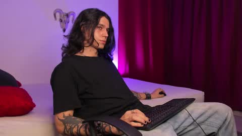 Snapshot of asmodeuszz chatting on February 17, 2025, 3:36 am asmodeuszz online show from February 17, 2025, 3:36 am