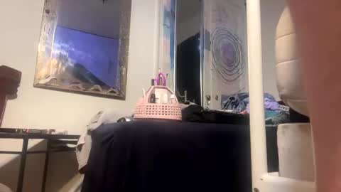 danni travis online show from February 28, 2025, 9:44 pm