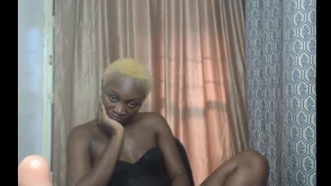 Snapshot of assy_girl25 chatting on May 21, 2026, 7:04 am Assy girl25 online show from May 21, 2026, 7:04 am