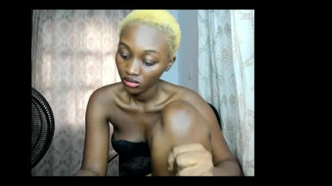 Snapshot of assy_girl25 chatting on June 3, 2026, 2:33 pm Assy girl25 online show from June 3, 2026, 2:33 pm