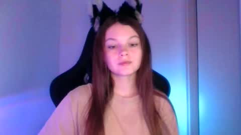 astradream_ online show from September 30, 2025, 5:18 pm