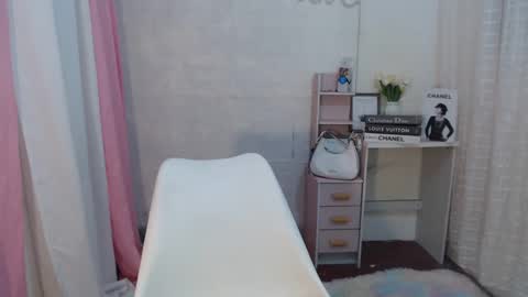 Anna online show from February 14, 2025, 6:19 pm