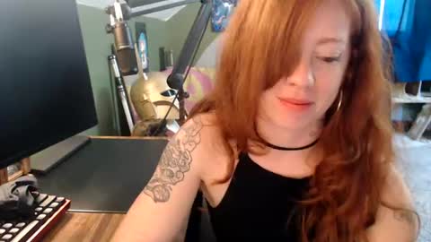 Snapshot of astraeasiren chatting on July 8, 2026, 4:33 pm AstraeaSiren online show from July 8, 2026, 4:33 pm