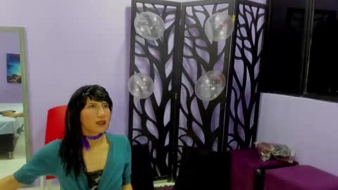 Snapshot of astral_amour chatting on December 5, 2024, 12:44 pm astral online show from December 5, 2024, 12:44 pm