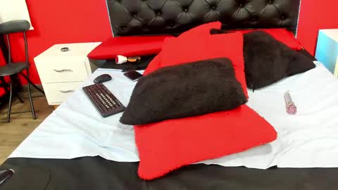 Snapshot of astral_amour chatting on December 12, 2024, 8:25 am astral online show from December 12, 2024, 8:25 am