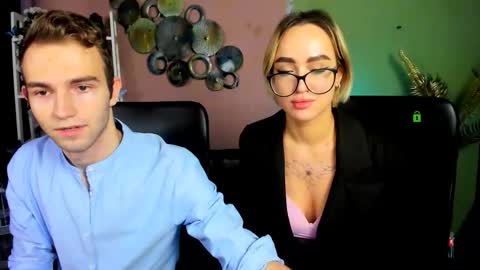 astren online show from November 27, 2025, 1:24 pm