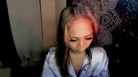 Snapshot of astrid_khalifa chatting on April 23, 2026, 12:29 pm Astrid online show from April 23, 2026, 12:29 pm