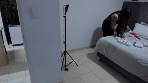 astrid_velle online show from January 5, 2026, 5:27 pm