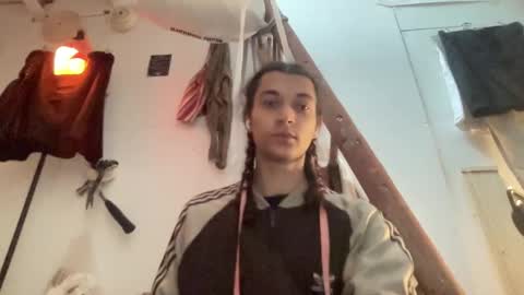 Astro Doll online show from December 20, 2024, 1:22 pm