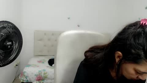 Snapshot of astrolover_ chatting on January 13, 2026, 1:33 am camila online show from January 13, 2026, 1:33 am