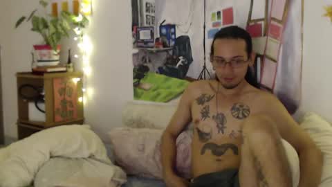 Snapshot of astryd69 chatting on May 19, 2026, 6:47 pm Astrid 69 online show from May 19, 2026, 6:47 pm