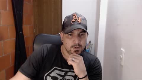 Snapshot of astton_nick chatting on February 4, 2025, 1:34 am Nick Astton online show from February 4, 2025, 1:34 am