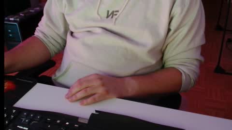 Leo online show from October 25, 2025, 11:21 pm