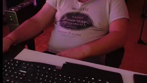 Leo online show from November 10, 2025, 2:43 am