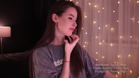 Asuna Niiya - online show from March 1, 2025, 7:15 pm