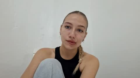 Diana online show from November 3, 2025, 2:29 pm