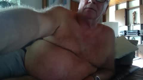 asusandy online show from September 19, 2025, 10:38 am