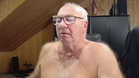 Snapshot of asusandy chatting on September 29, 2025, 10:14 pm asusandy online show from September 29, 2025, 10:14 pm