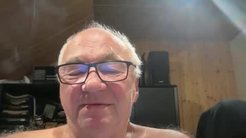 Snapshot of asusandy chatting on October 1, 2025, 3:56 am asusandy online show from October 1, 2025, 3:56 am