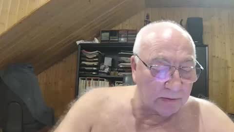 asusandy online show from February 12, 2026, 11:11 pm