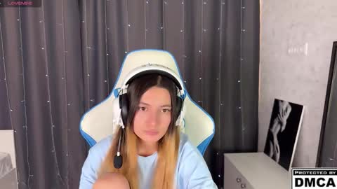 Asya online show from September 18, 2025, 2:57 am