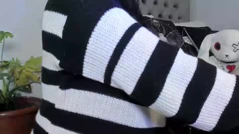 Snapshot of atena_hill chatting on February 3, 2026, 7:19 pm Athena online show from February 3, 2026, 7:19 pm