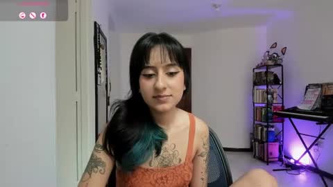 Snapshot of atenea_dragon__ chatting on July 7, 2026, 7:40 pm Atenea online show from July 7, 2026, 7:40 pm
