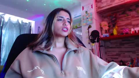 Atenea online show from March 2, 2025, 4:21 pm