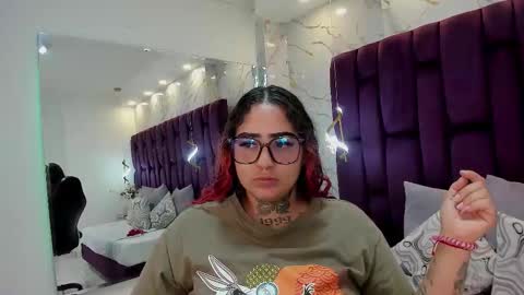 Atennea Diiossa online show from December 18, 2025, 11:38 am