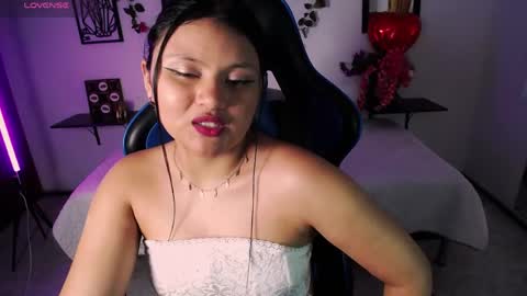 Snapshot of athena_snaw chatting on May 7, 2026, 8:14 pm athena_snaw online show from May 7, 2026, 8:14 pm