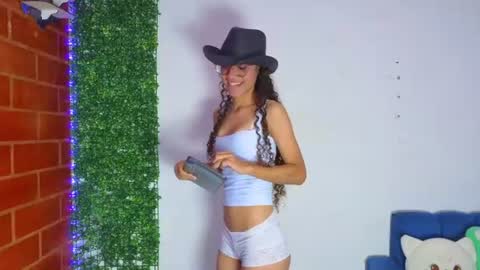 Snapshot of athenea_03 chatting on June 29, 2026, 7:25 am Athenea online show from June 29, 2026, 7:25 am