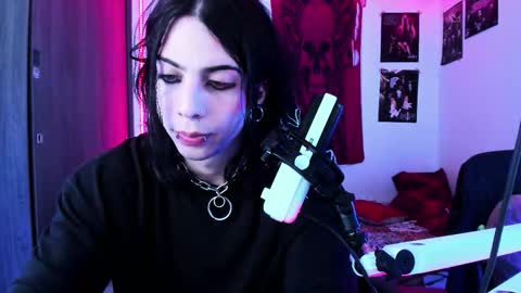 athenauwu online show from October 7, 2025, 5:04 am