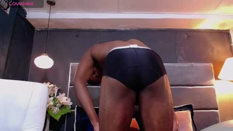 Snapshot of athleticbig_cock chatting on October 29, 2025, 2:03 am ATHLETIC COCK online show from October 29, 2025, 2:03 am