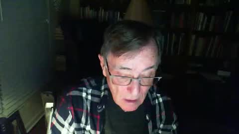 Snapshot of atlhung9 chatting on October 22, 2025, 11:15 pm Atlhung9 online show from October 22, 2025, 11:15 pm