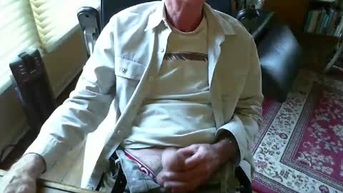 Snapshot of atlhung9 chatting on April 9, 2026, 10:26 pm Atlhung9 online show from April 9, 2026, 10:26 pm