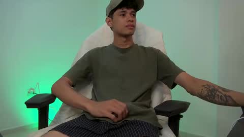 Snapshot of atreus_oficial chatting on November 20, 2025, 5:51 am Atreus online show from November 20, 2025, 5:51 am