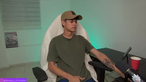 Snapshot of atreus_oficial chatting on December 2, 2025, 7:36 am Atreus online show from December 2, 2025, 7:36 am