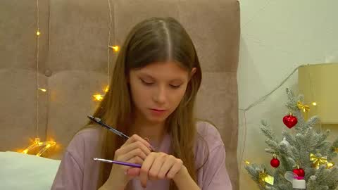 Snapshot of audreybarlow chatting on December 21, 2024, 9:44 am Audrey online show from December 21, 2024, 9:44 am