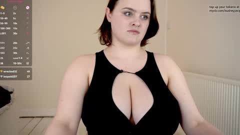 Snapshot of audreyjacq chatting on April 28, 2026, 3:06 pm Audrey Jacq online show from April 28, 2026, 3:06 pm