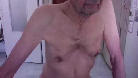 auguste061400 online show from March 5, 2025, 9:05 am